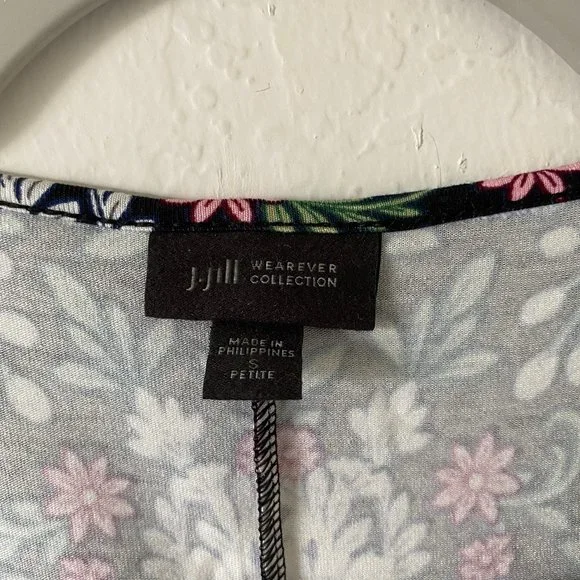 J Jill Womens Shirt Floral Boatneck Size PS Black Spring Casual Flower Blouse - Picture 11 of 13